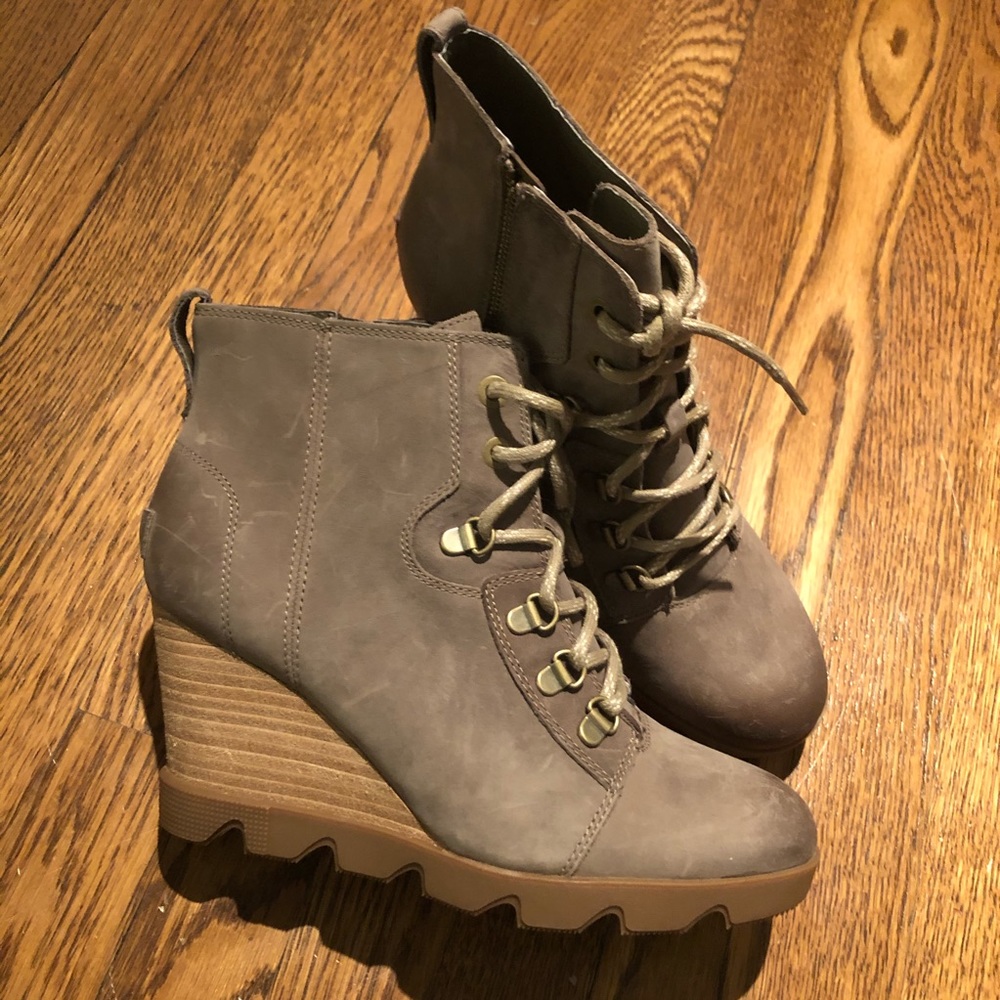 Sorel Joan Uptown boots khaki lace up wedge boots - Picture 11 of 14
